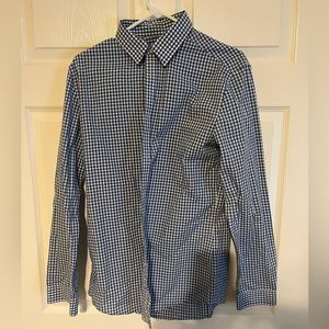 Men’s H&M medium blue and white gingham plaid button down shirt.